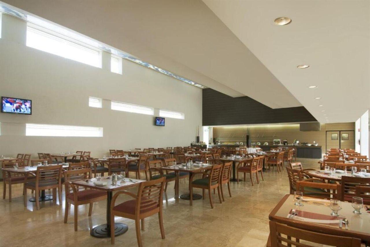 Fiesta Inn Torreon Galerias מראה חיצוני תמונה