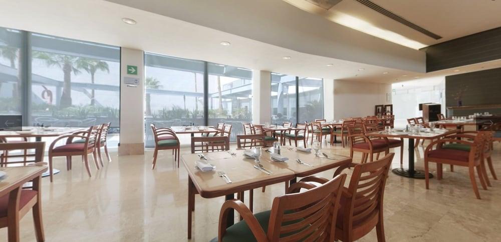 Fiesta Inn Torreon Galerias מראה חיצוני תמונה