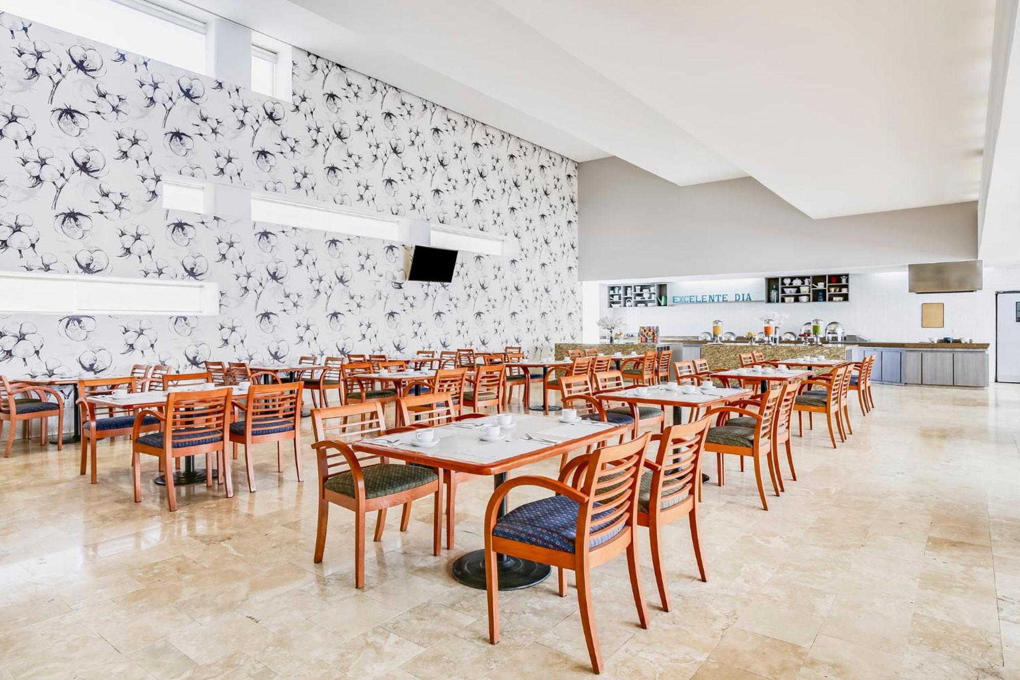 Fiesta Inn Torreon Galerias מראה חיצוני תמונה